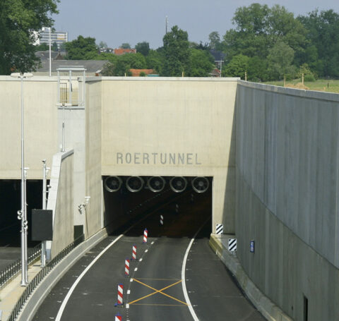 Trillingshinder tunnel Roermond