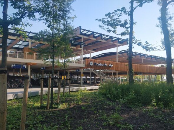 Stationsentree & Fietsgebouw Dordrecht geselecteerd voor de ARC25 Nieuwe Architectuur Award!