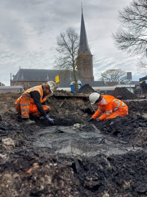 Archeologische vondst in Lemmer: een bijzonder ivoren stokje ontdekt
