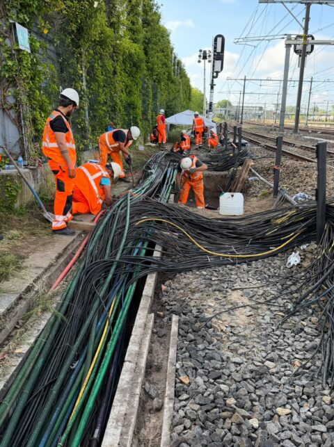Hoe het spoor na de kabelbrand in Rotterdam veilig werd vrijgegeven